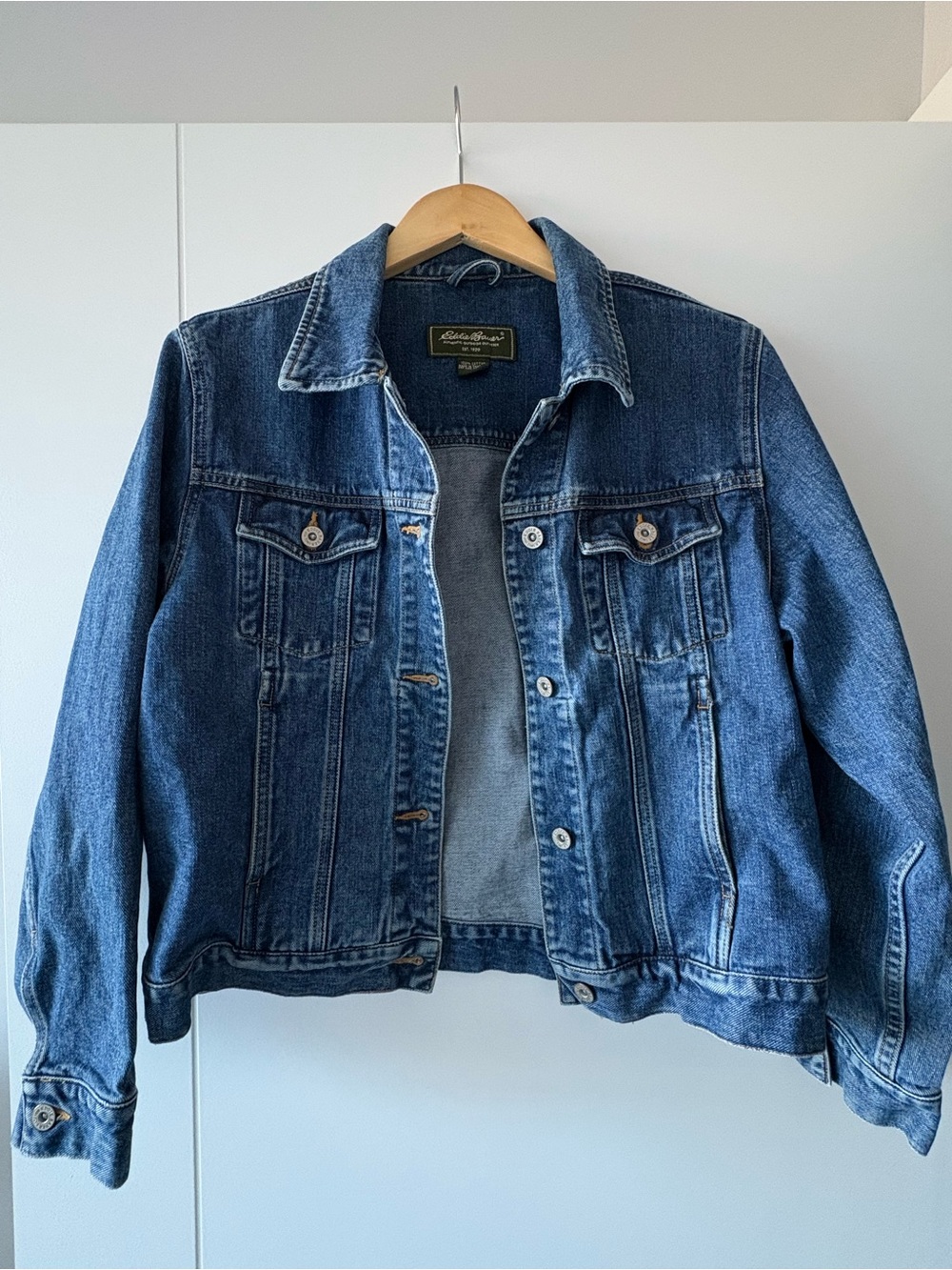 Eddie Bauer Classic Denim Jacket Blue Medium. 100% Cotton